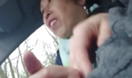 多毛的黑色使裸体瑜伽